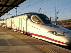 Ultra High Speed Spanish Train - El Pato (The Duck) Ultra High Speed Spanish Train - El Pato (The Duck)